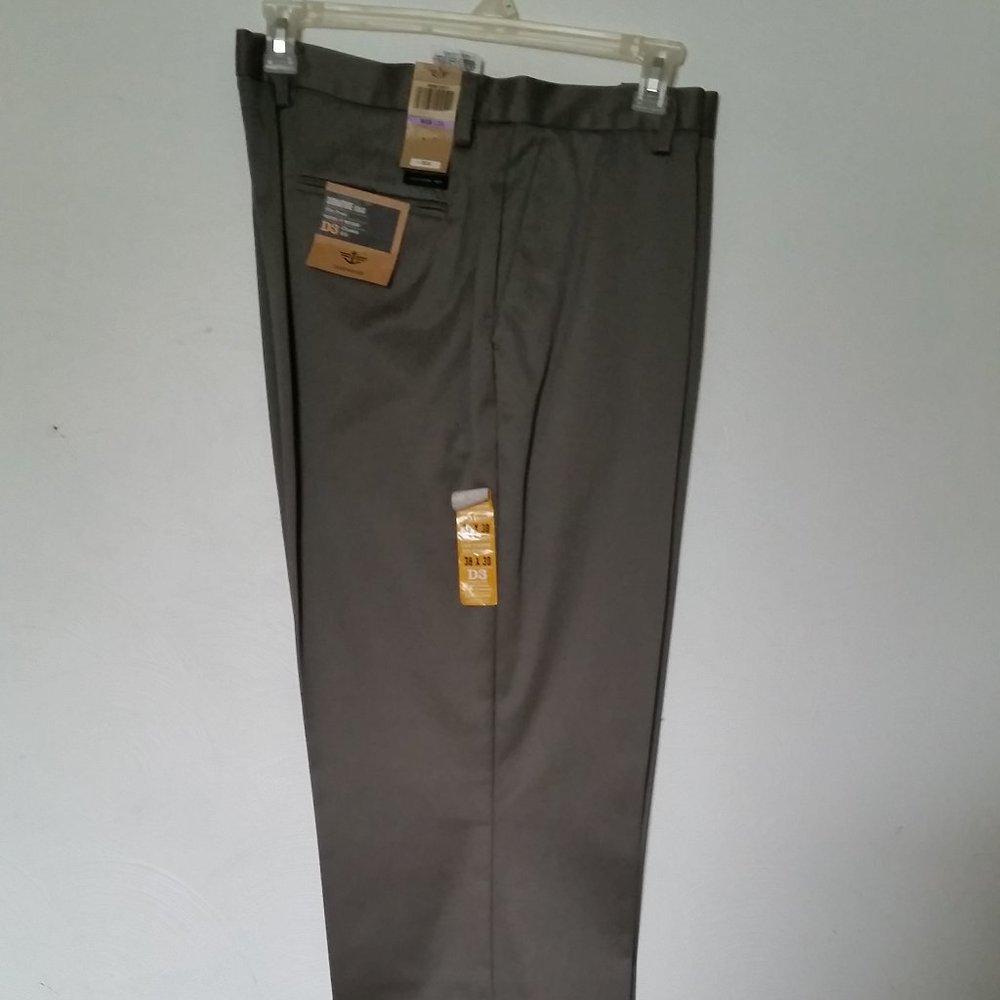 Dockers D3 Classic Fit Pleated Gray Pants Mens Size 38 x30 NEW